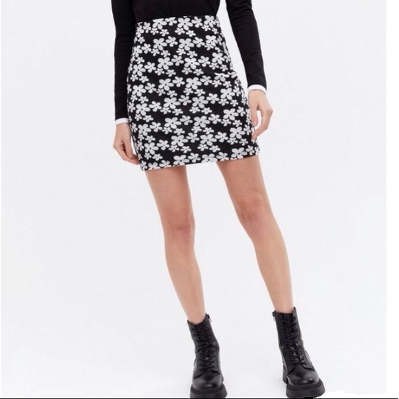 Vintage 90s Floral Mini Skirt - Picture 6 of 7